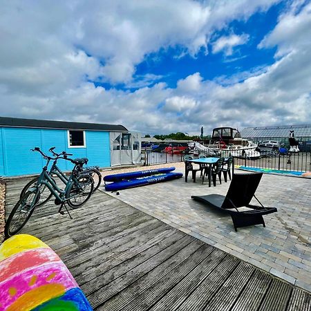 Hotel Island Sleeping Aalsmeer Exterior foto